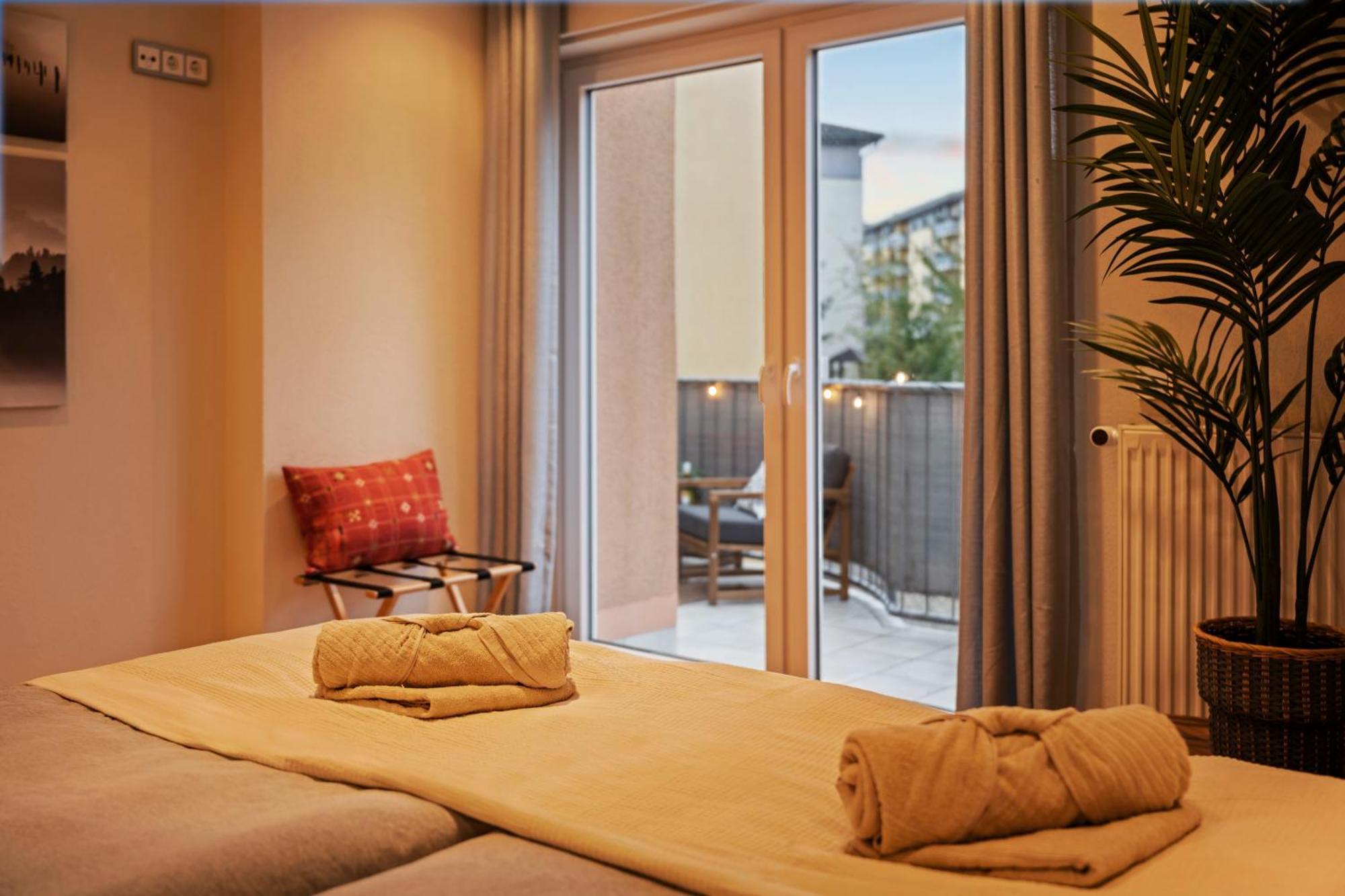 Edler Wohnraum Schwanenteich-Suite Mit Balkon, Kaffeevollautomat, Lift & Parkplatz Цвікау Екстер'єр фото
